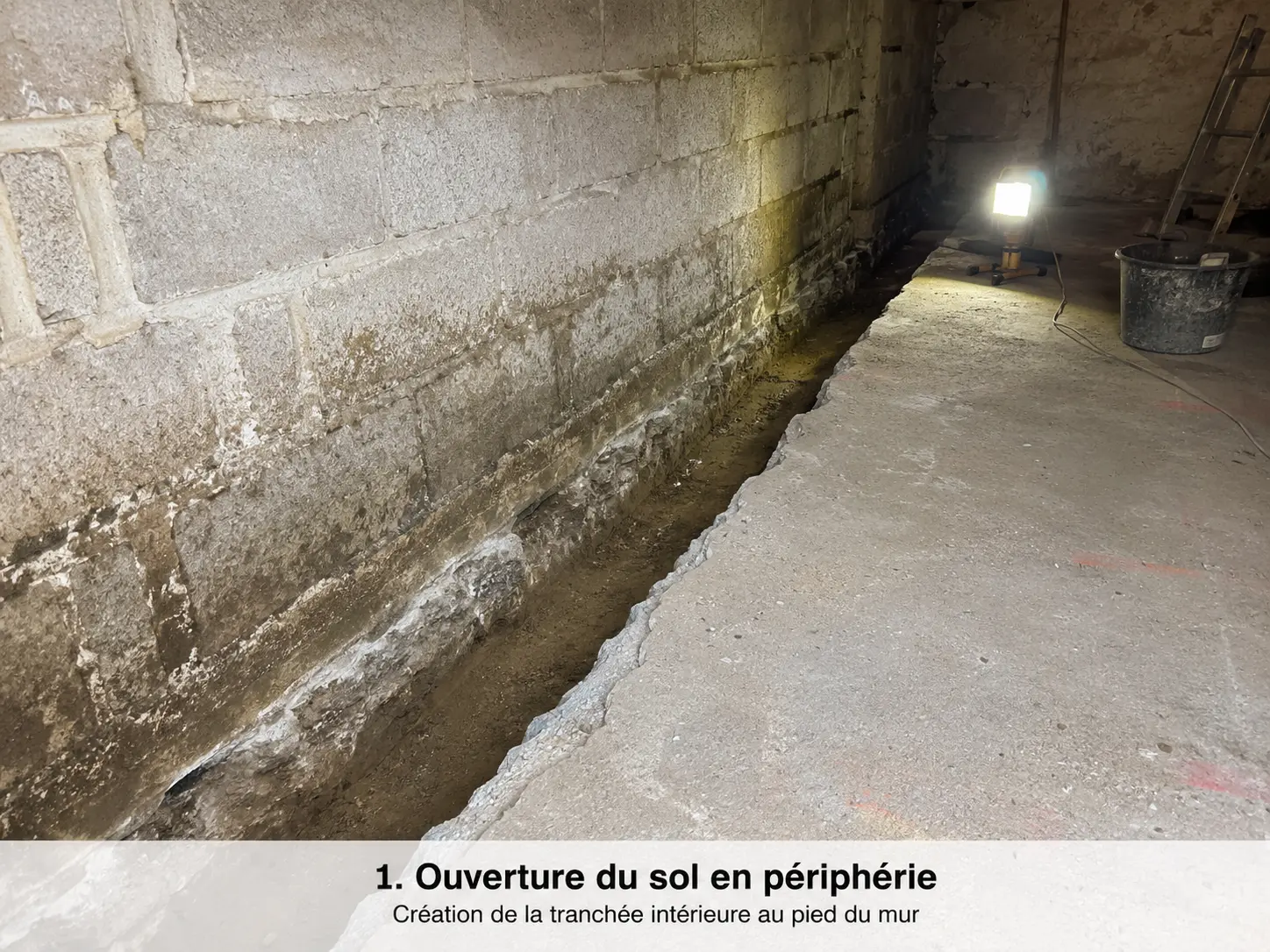 Ouverture d'une tranchée périphérique pour drainage intérieur de cave